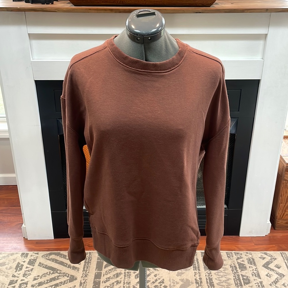 Universal Threads crew sweatshirt size small